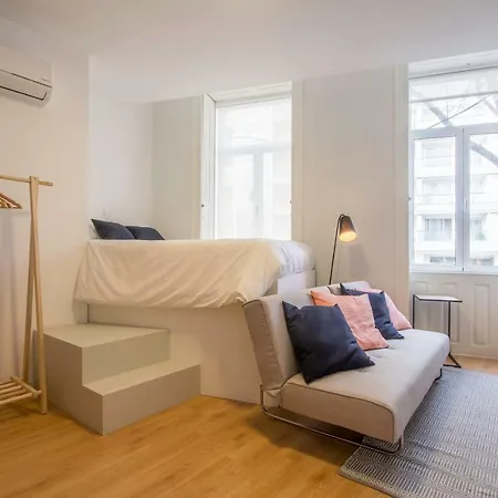 Republica At D. Luis I Bridge